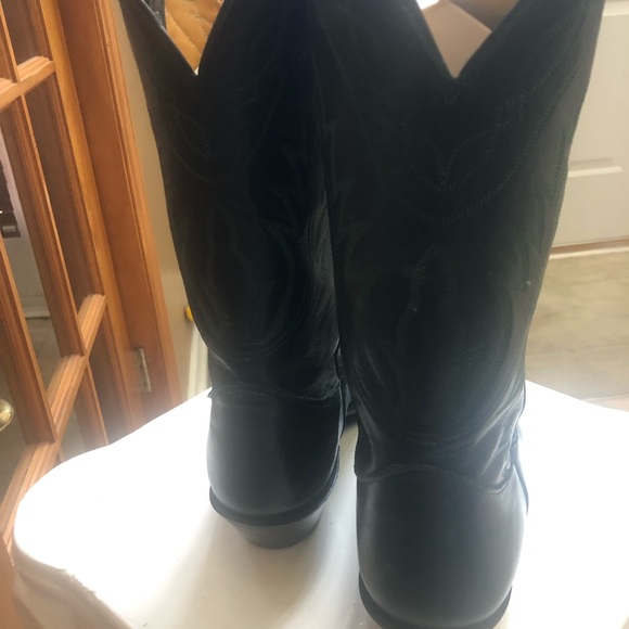 Men boots made by Locona. Color deer tanned green. Size 8 1/2 - Picture 6 of 6